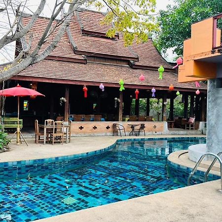 Amethyst Hotel Чиангмай Екстериор снимка
