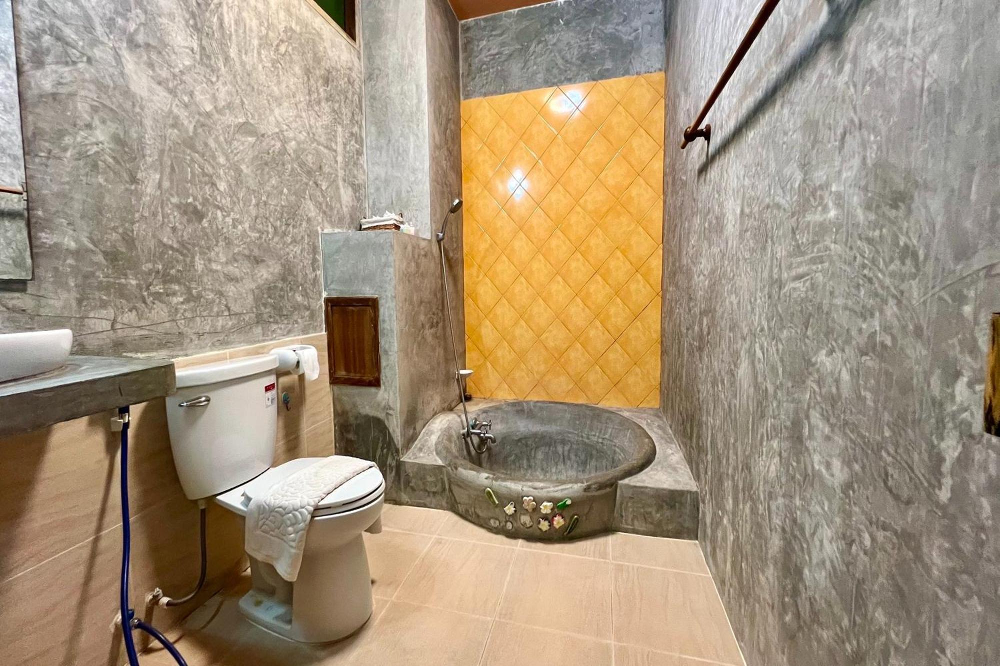 Amethyst Hotel Чиангмай Екстериор снимка