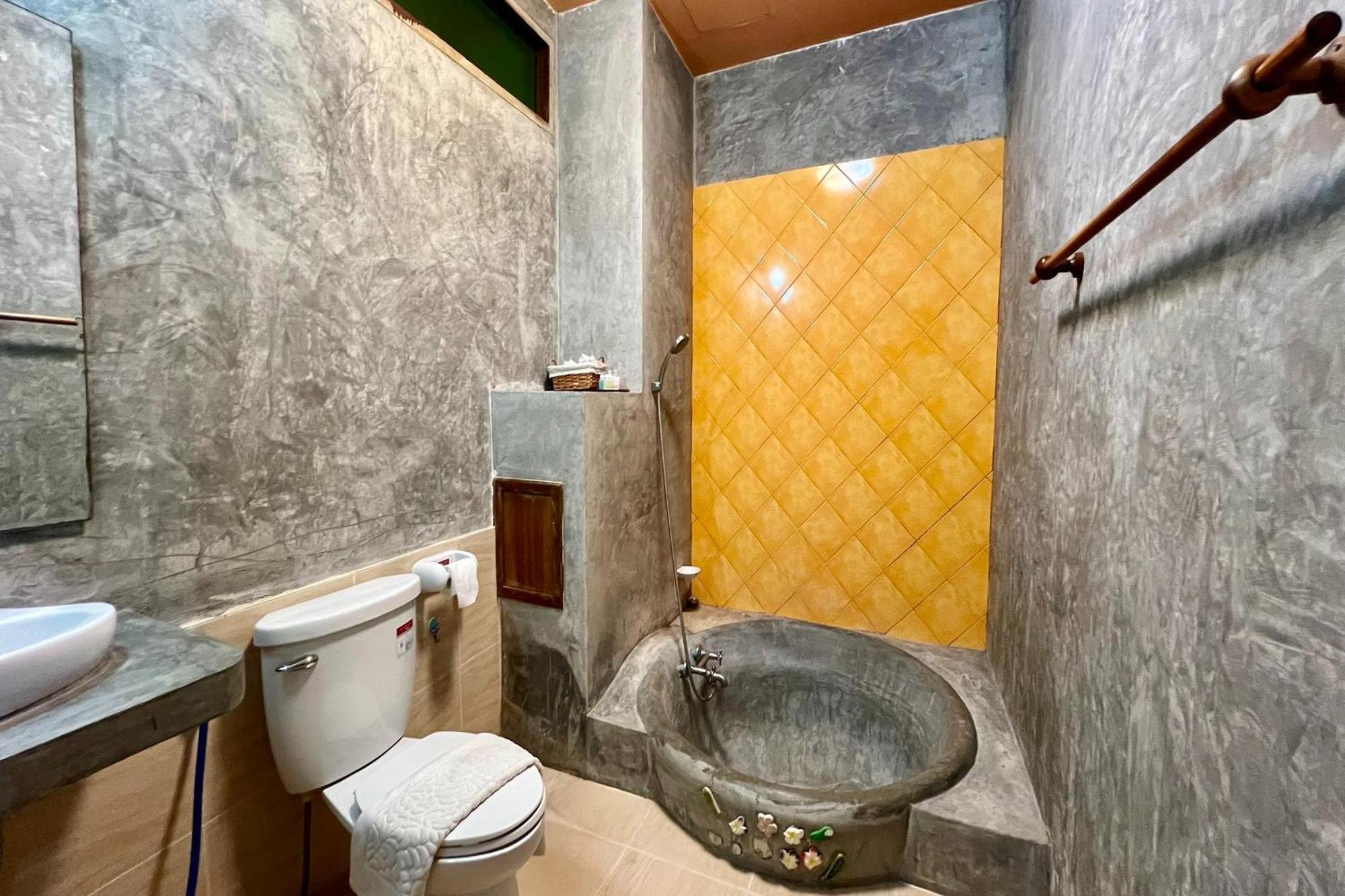 Amethyst Hotel Чиангмай Екстериор снимка