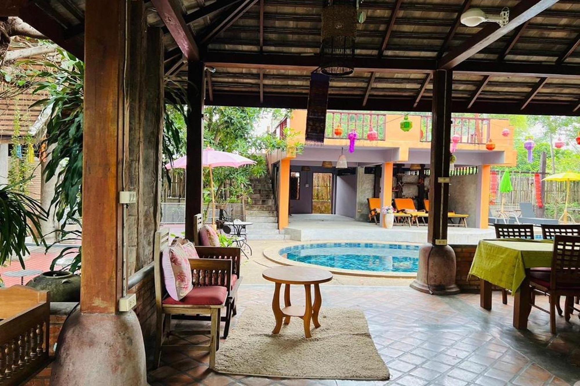 Amethyst Hotel Чиангмай Екстериор снимка