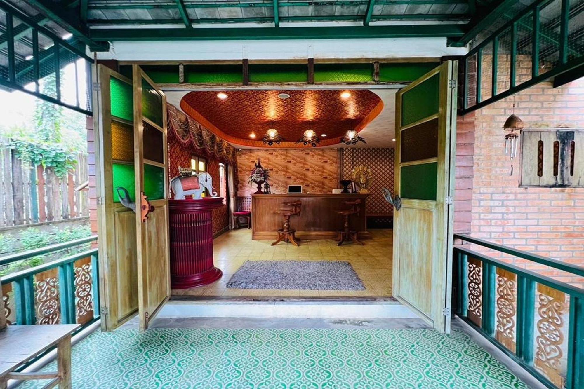 Amethyst Hotel Чиангмай Екстериор снимка