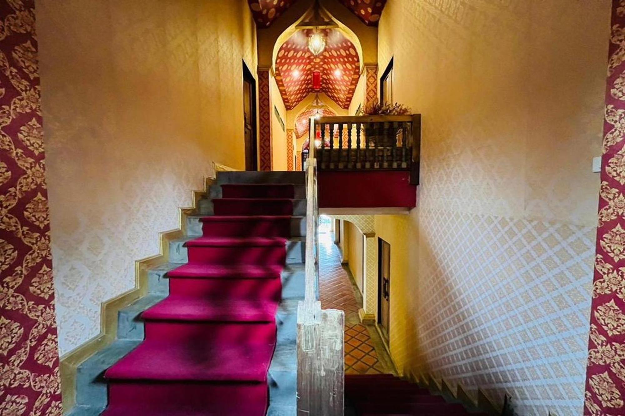Amethyst Hotel Чиангмай Екстериор снимка