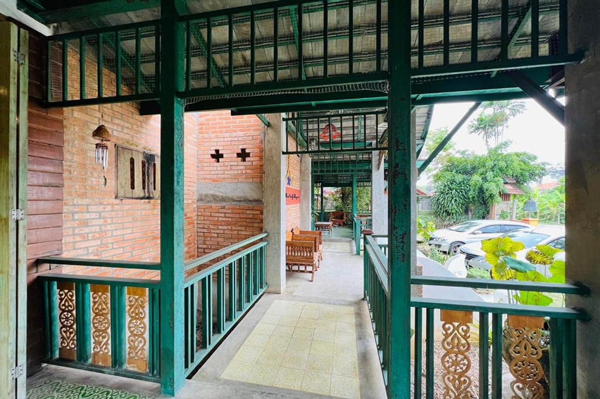 Amethyst Hotel Чиангмай Екстериор снимка